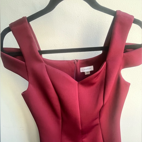 Calvin Klein Off-Shoulder Wine Midi Dress - Picture 3 of 3